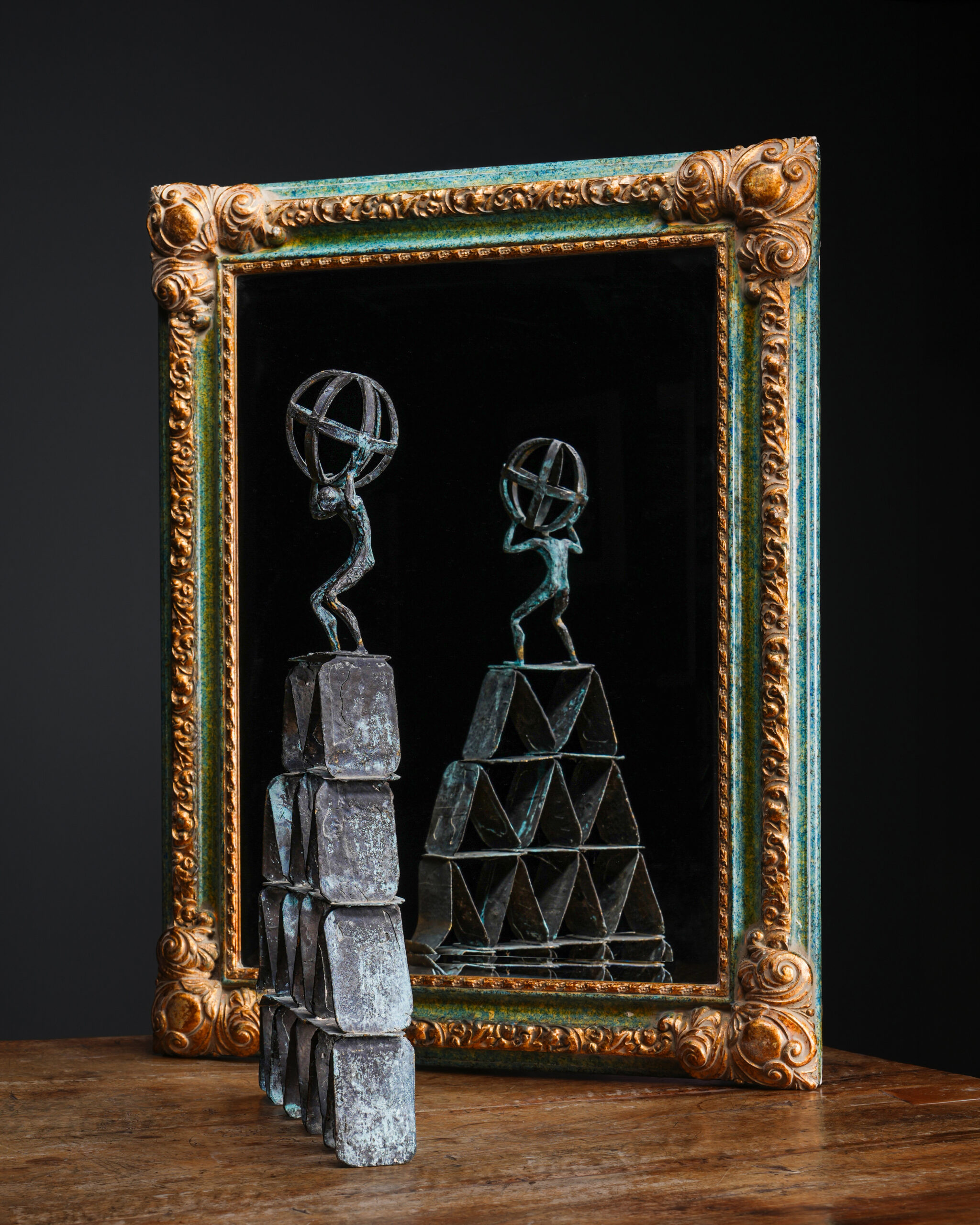 Atlas Figürlü Metal Heykel - Hollanda