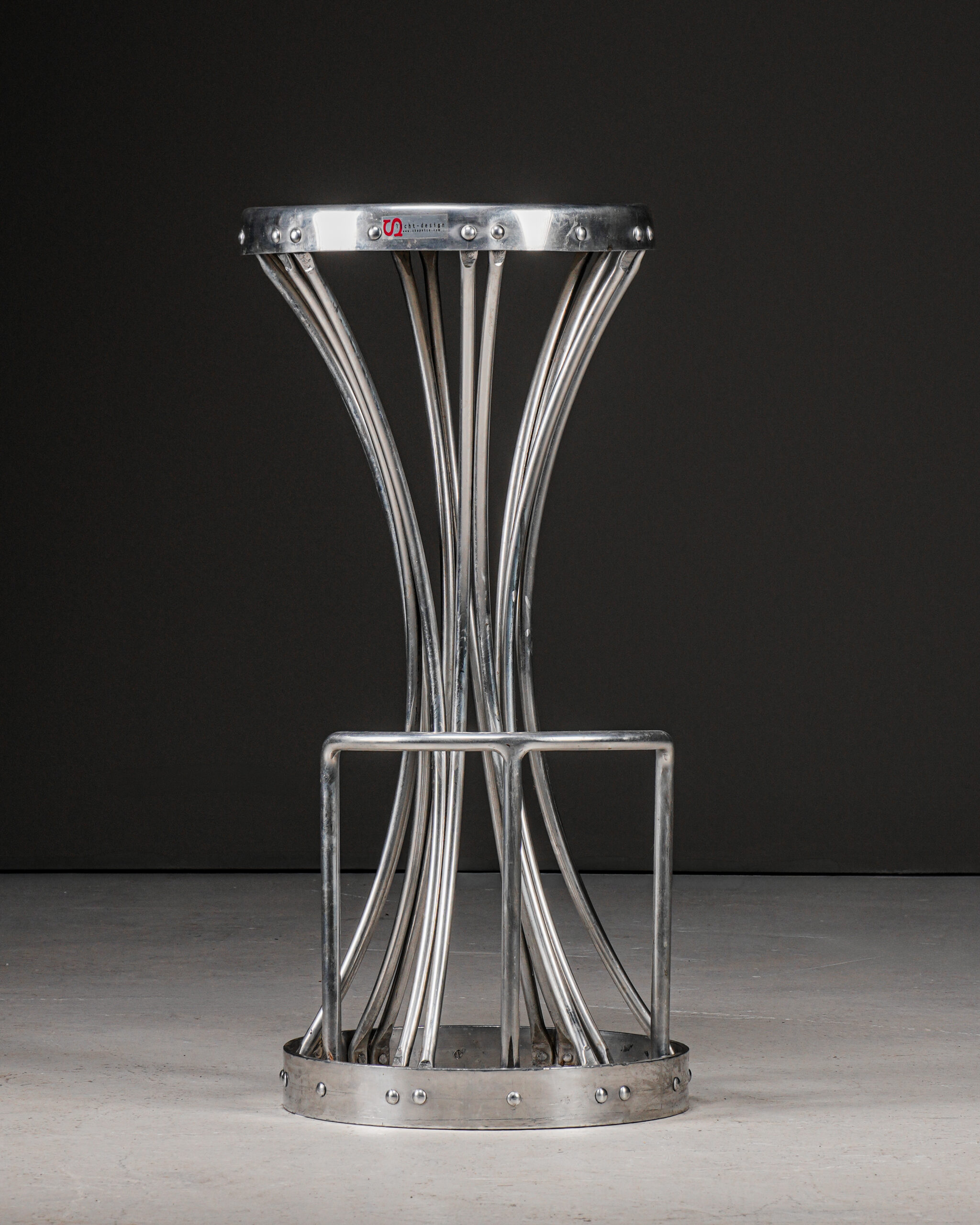 Metal Bar Taburesi