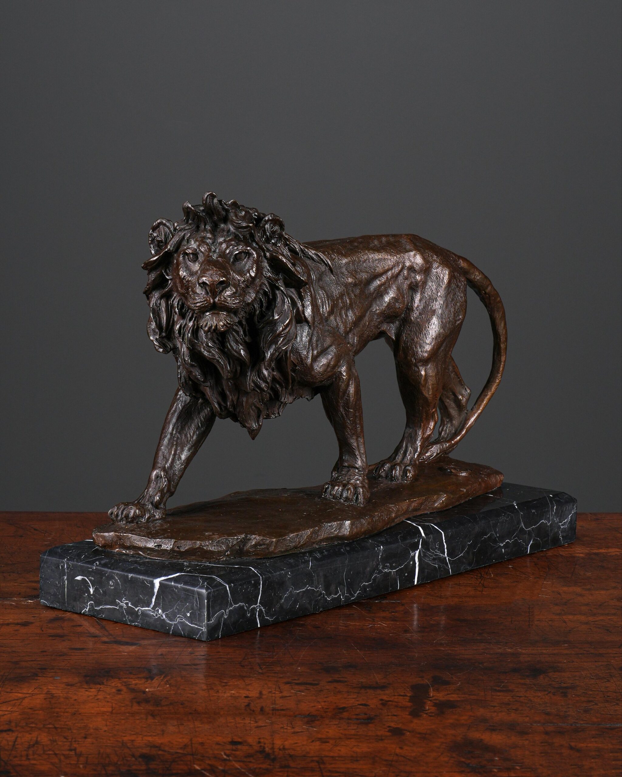 Bronz Aslan Heykeli