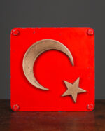 Trenden Sökülmüş Demir Türk Bayrağı