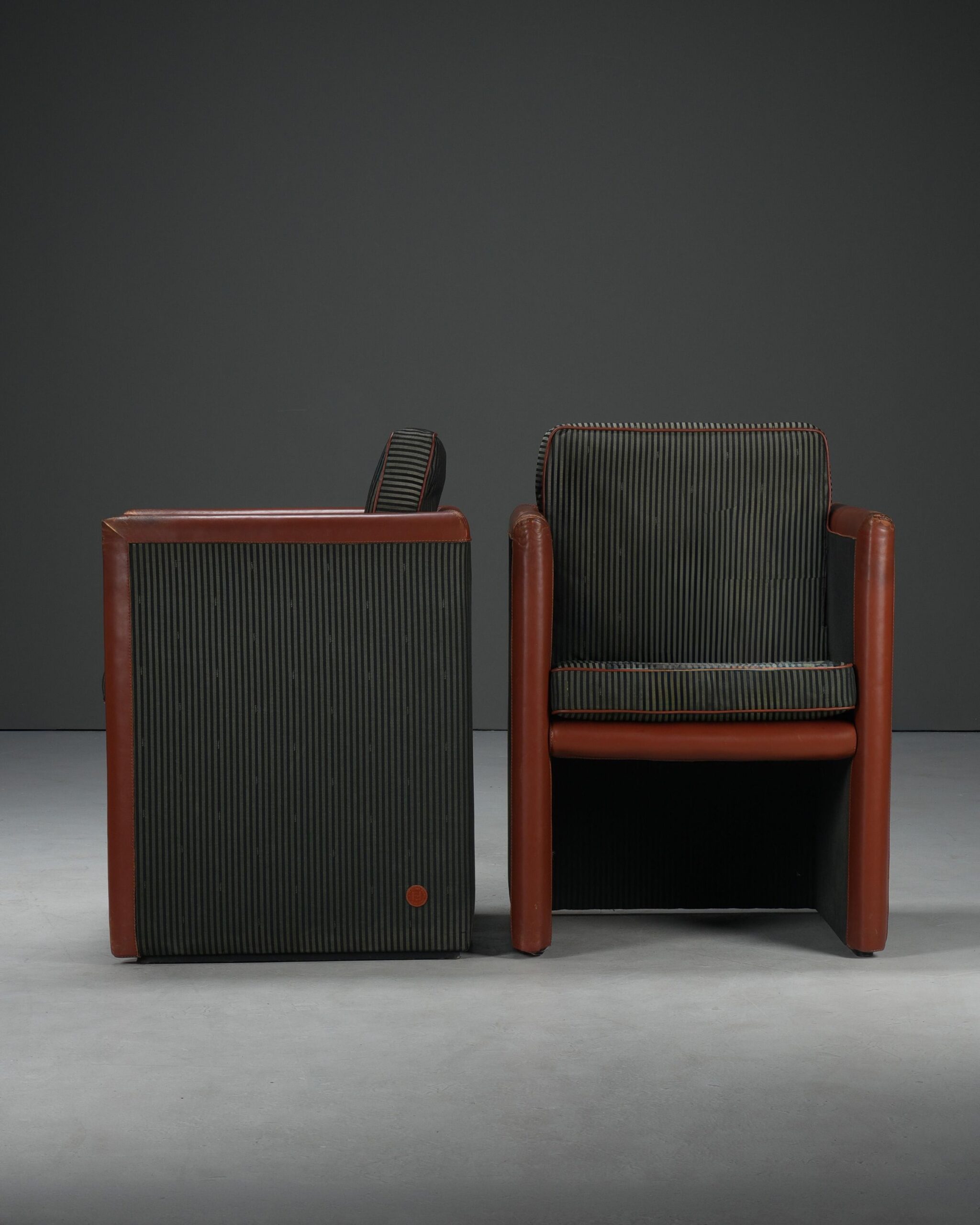 2026/07/1000322074-scaled.jpg Cubist Club Chairs - Fendi Casa, 1990'lar - Görsel 1