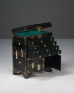 Chinoiserie Koleksiyon Dolabı, 1960'lar