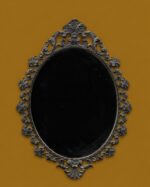Metal Çerçeveli Küçük Oval Ayna